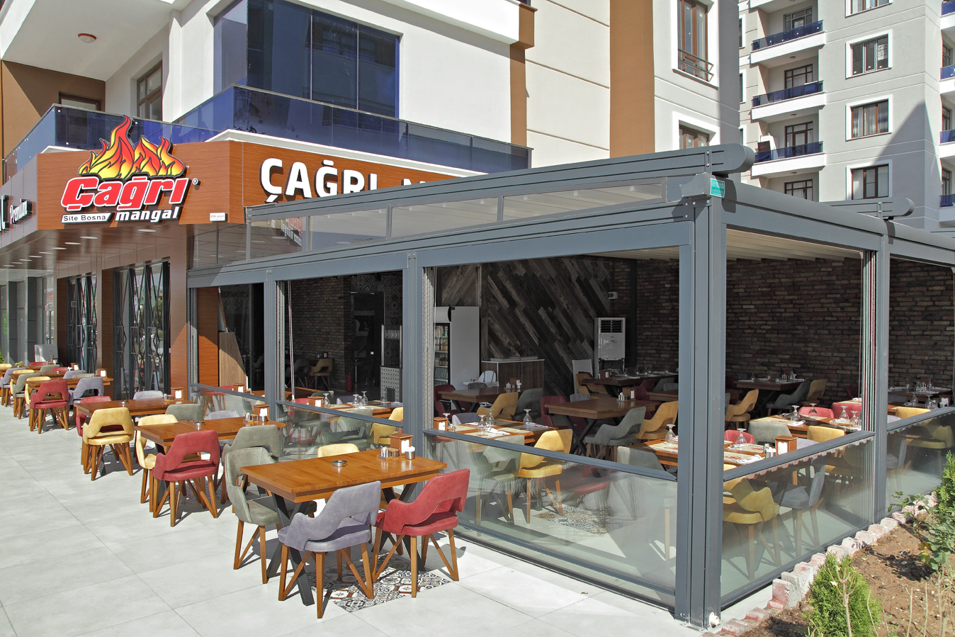 ICON 41 | Tek Camlı Giyotin Cam Sistemi