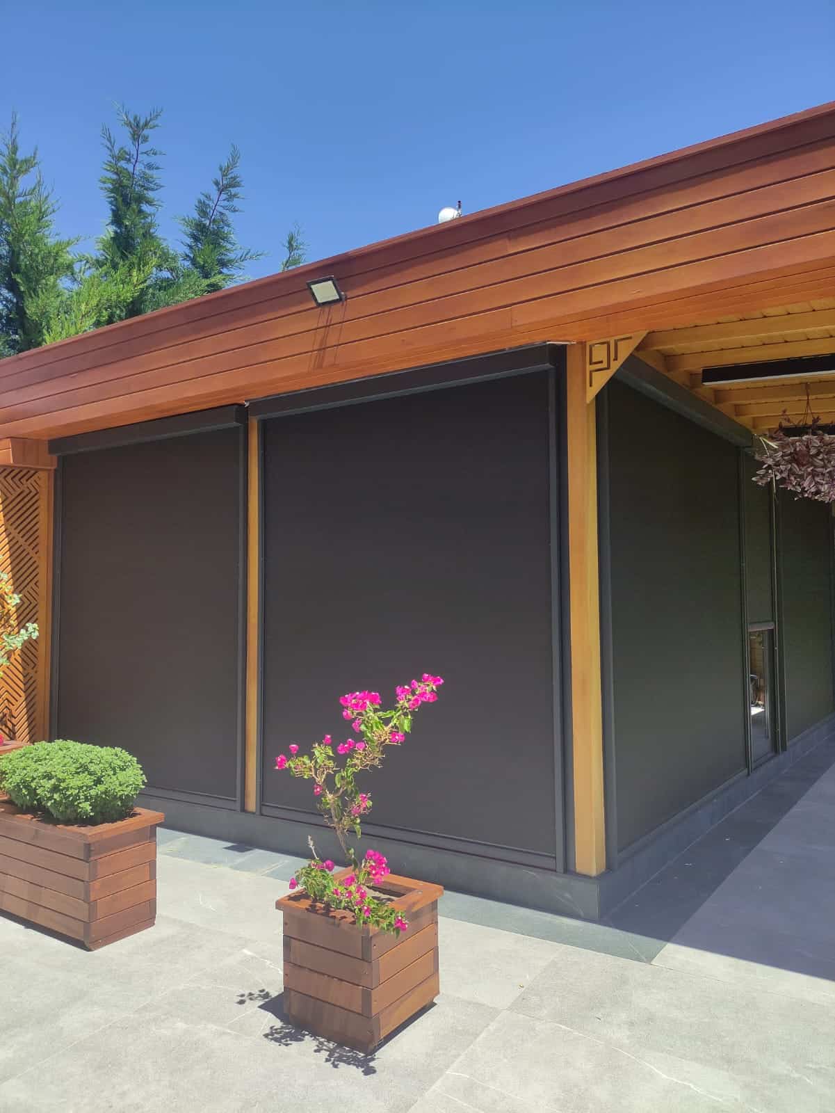 zip screen integrated pergola shading solution